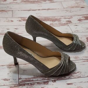 NIB Nina Shoes Carolyn Steel Luna Shine -size 5